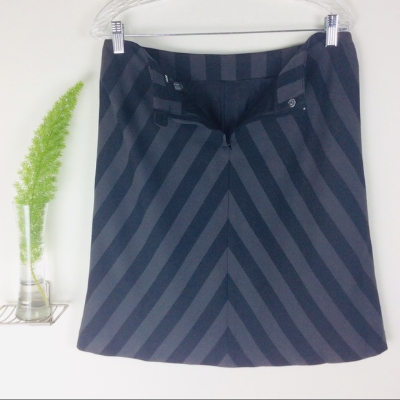 H&M Gorgeous Chevron Gray Striped Skirt Size (8) - Picture 3 of 4